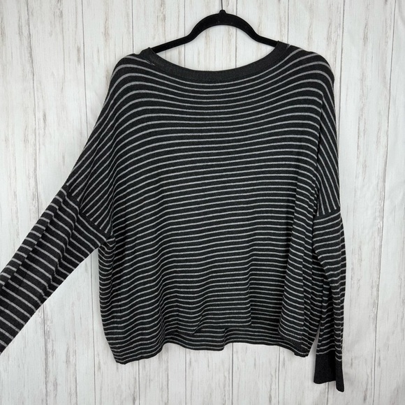 Eileen Fisher slouchy white Black and Gray Striped Sweater Small - Picture 5 of 6